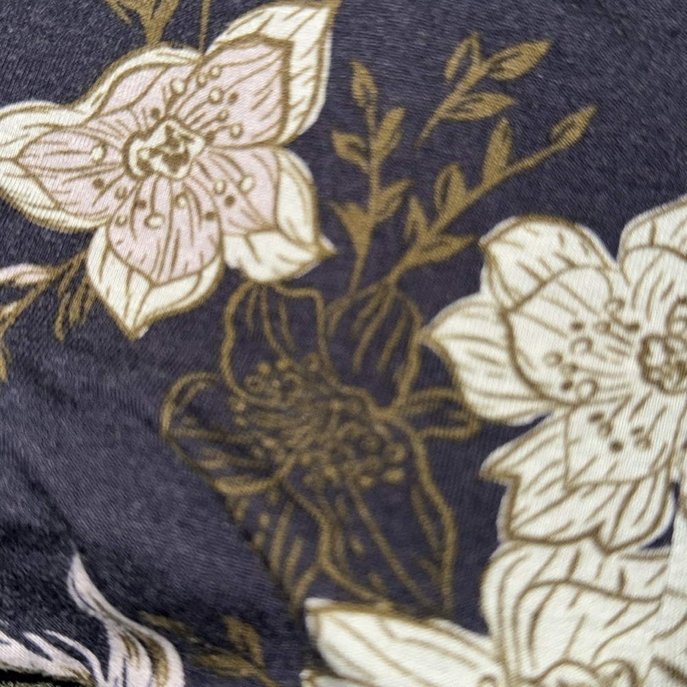 Maurice’s Blue Floral shirt - Picture 6 of 6